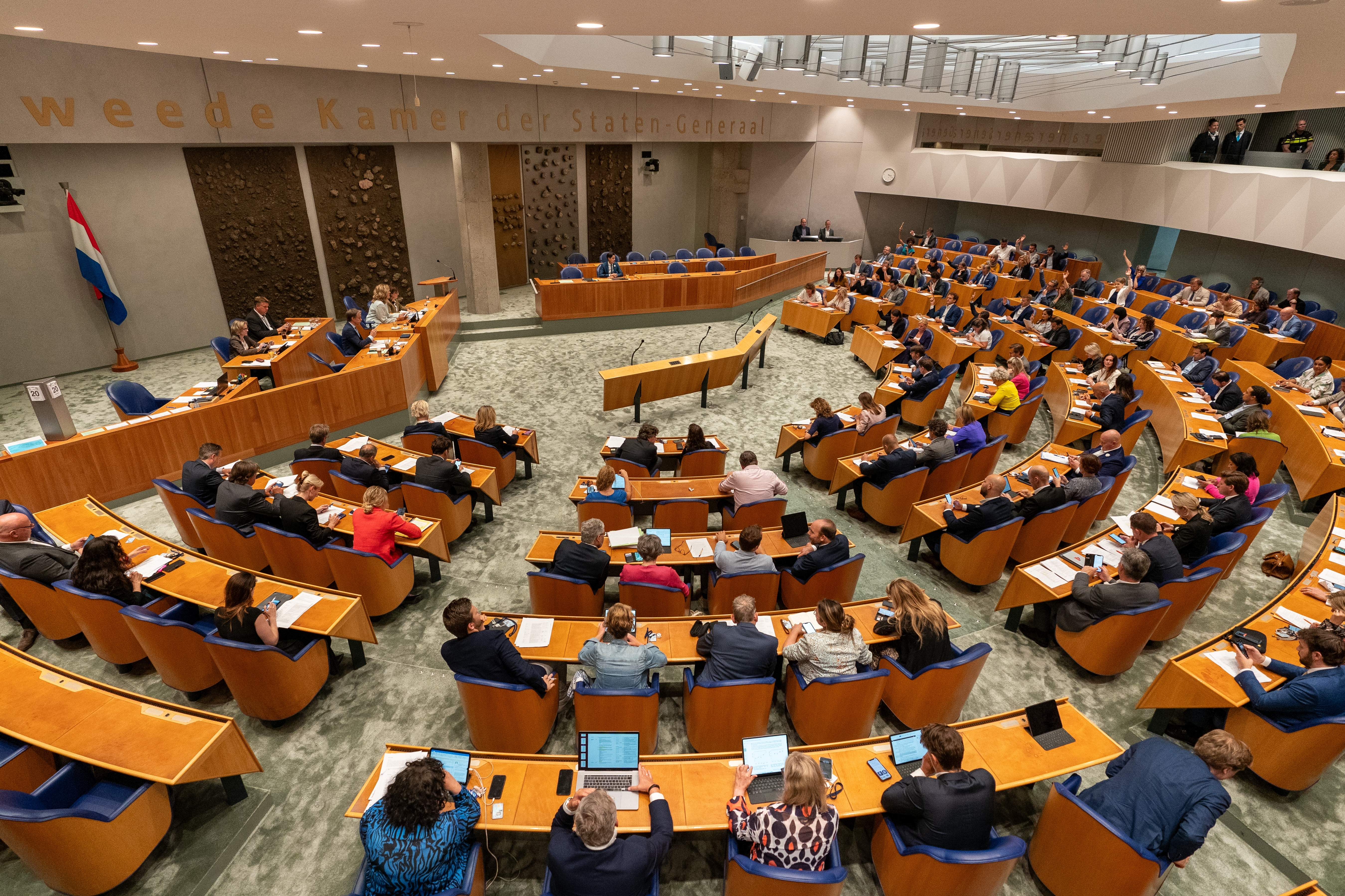 Foto: De Tweede Kamer tijdens een debat. Copyright: Shutterstock/Jeroen Meuwsen Fotografie